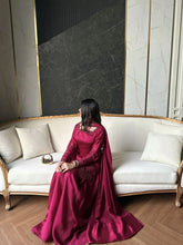 Load image into Gallery viewer, BERRY (5-7 Weeks Delivery)