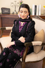 Load image into Gallery viewer, Jet Black 3 - Piece  (2-4 week’s delivery)