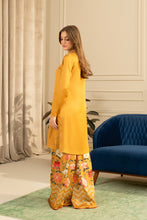 Load image into Gallery viewer, Khumil Top &amp; Pants (2-5 weeks delivery)