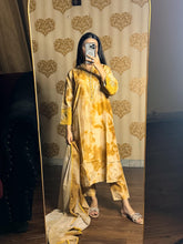 Load image into Gallery viewer, 3pc Yellow Silk Tye &amp; Dye Suit