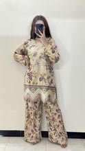 Load image into Gallery viewer, Swiss Lawn 3pc Suit Chiffon Dupatta ( Samwah Pret ) 2-4 weeks delivery