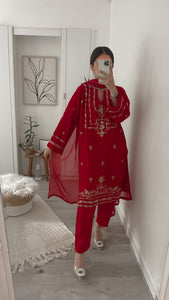 Agha Noor inspired suit (Immediate Dispatch)