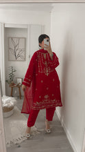 Load image into Gallery viewer, Agha Noor inspired suit (Immediate Dispatch)