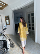 Load image into Gallery viewer, Evocative Kurta - Bumblebee(2-5 weeks delivery)